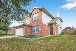 1411 Heathcote Ln, Houston, TX 77073 - Photo 1