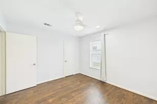 5627 Winsome Ln, Houston, TX 77057 - Photo 16