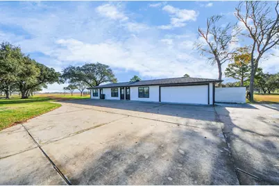 5523 Ehrman Lake Lane, Wallis, TX 77485 - Photo 12