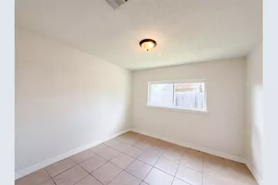 703 Midland Court, Houston, TX 77060 - Photo 10