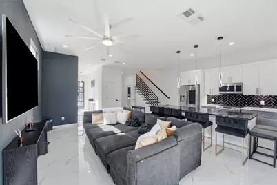 5839 Southwell Street #B, Houston, TX 77033 - Photo 4
