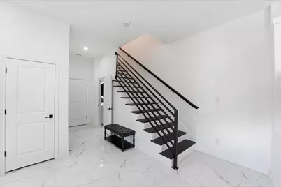 5839 Southwell Street #B, Houston, TX 77033 - Photo 12