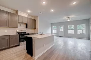 9026 Madera Rd, Houston, TX 77078 - Photo 4