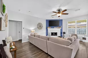 113 Erin Ct, La Porte, TX 77571 - Photo 12