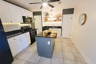 5011 Avenue Q, Galveston, TX 77551 - Photo 12