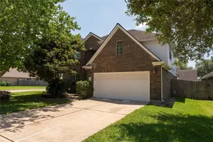10102 Hidden Falls Dr, Pearland, TX 77584 - Photo 2