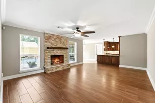 3726 Autumn Ln, Baytown, TX 77521 - Photo 10