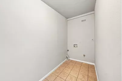 605 W Cleveland Street, Baytown, TX 77520 - Photo 8