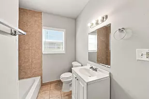 605 W Cleveland St, Baytown, TX 77520 - Photo 4