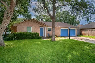 5011 Encino Ct, Friendswood, TX 77546 - Photo 1