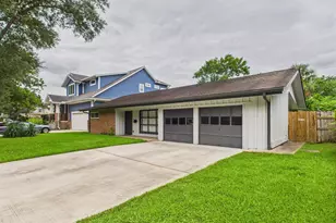 9202 Bintliff Dr, Houston, TX 77074 - Photo 4