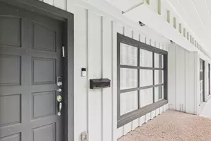 9202 Bintliff Dr, Houston, TX 77074 - Photo 6