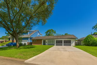 9202 Bintliff Drive, Houston, TX 77074 - Photo 2