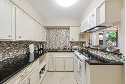 3924 W Alabama Street #1, Houston, TX 77027 - Photo 10