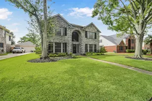 126 Shadow Wood Dr, Sugar Land, TX 77498 - Photo 2