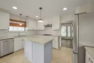 126 Shadow Wood Dr, Sugar Land, TX 77498 - Photo 10