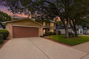 10435 Long River Dr, Sugar Land, TX 77498 - Photo 2