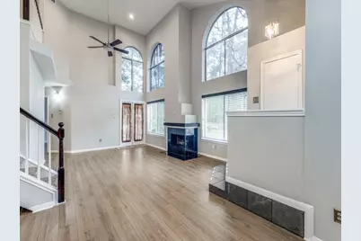 39 N Lakeridge Circle, The Woodlands, TX 77381 - Photo 6