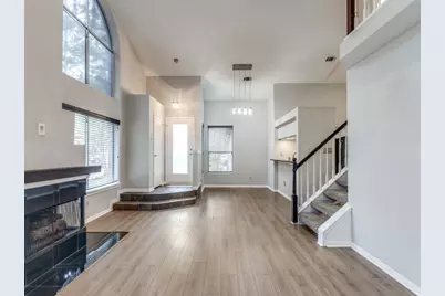 39 N Lakeridge Circle, The Woodlands, TX 77381 - Photo 4