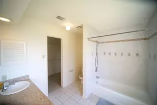 12051 Spring Grove Dr, Houston, TX 77099 - Photo 10