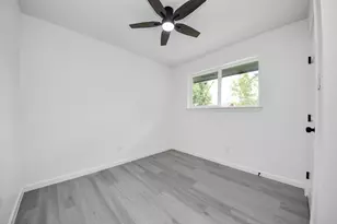 6314 Silver Chalice Dr, Houston, TX 77088 - Photo 32