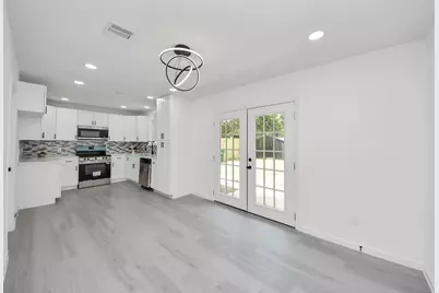 6314 Silver Chalice Drive, Houston, TX 77088 - Photo 16