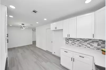 6314 Silver Chalice Drive, Houston, TX 77088 - Photo 14