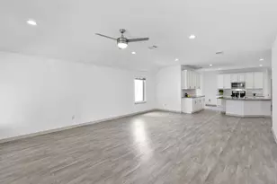 103 Lakeway Circle, Anahuac, TX 77514 - Photo 18