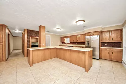 215 Hardy Street, Bacliff, TX 77518 - Photo 12