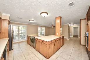 215 Hardy St, Bacliff, TX 77518 - Photo 14