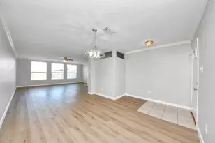 2438 Glenholly Park Dr, Sugar Land, TX 77498 - Photo 8