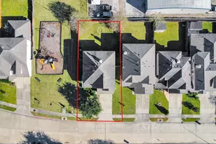 2438 Glenholly Park Dr, Sugar Land, TX 77498 - Photo 2