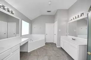 2438 Glenholly Park Dr, Sugar Land, TX 77498 - Photo 34