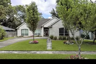 1914 Restridge Dr, Houston, TX 77055 - Photo 1