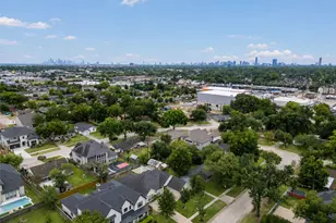 1914 Restridge Dr, Houston, TX 77055 - Photo 4