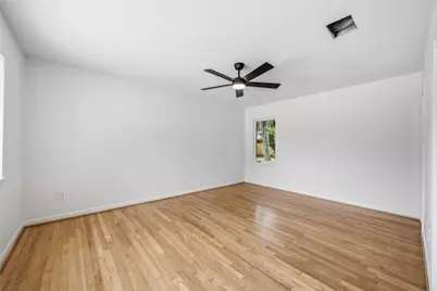 8419 Bluegate Court, Houston, TX 77025 - Photo 16