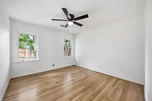 8419 Bluegate Ct, Houston, TX 77025 - Photo 10