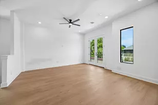 1327 W 22nd St, Houston, TX 77008 - Photo 12