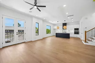 1327 W 22nd St, Houston, TX 77008 - Photo 6