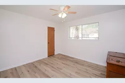 10811 Vickijohn Court, Houston, TX 77071 - Photo 14