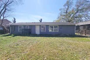 5835 Kenilwood Dr, Houston, TX 77033 - Photo 36