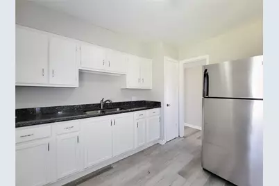 5835 Kenilwood Drive, Houston, TX 77033 - Photo 16
