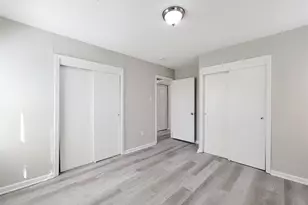 5835 Kenilwood Dr, Houston, TX 77033 - Photo 10