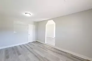 5835 Kenilwood Dr, Houston, TX 77033 - Photo 20