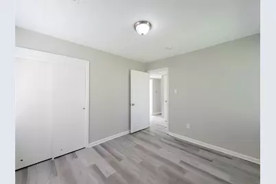 5835 Kenilwood Drive, Houston, TX 77033 - Photo 8