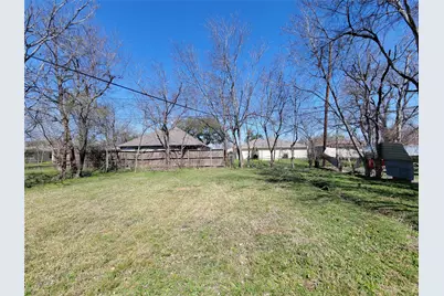 5835 Kenilwood Drive, Houston, TX 77033 - Photo 38