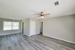 5835 Kenilwood Dr, Houston, TX 77033 - Photo 26