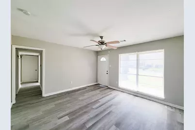 5835 Kenilwood Drive, Houston, TX 77033 - Photo 6