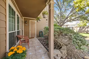 1880 White Oak Dr Dr, Houston, TX 77009 - Photo 2