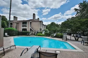 1880 White Oak Dr Dr, Houston, TX 77009 - Photo 16